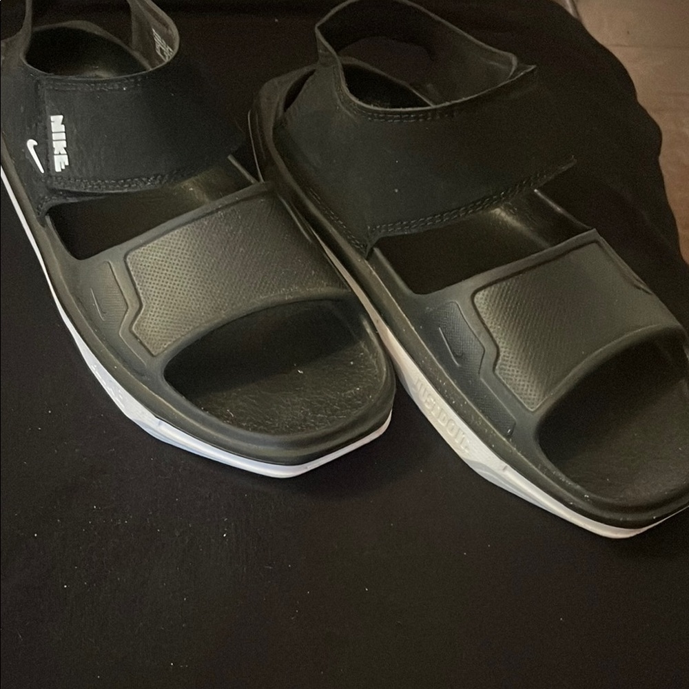 Nike Black Sporty Sandals with Velcro Closure